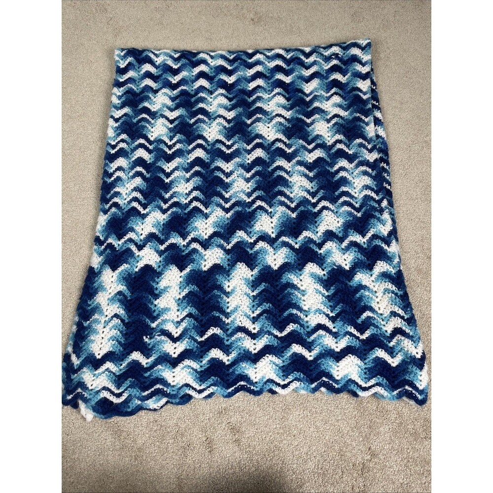 VTG 72x56” Handmade‎ Crochet Throw Blanket Zigzag Afghan/Throw Waves Blue& White